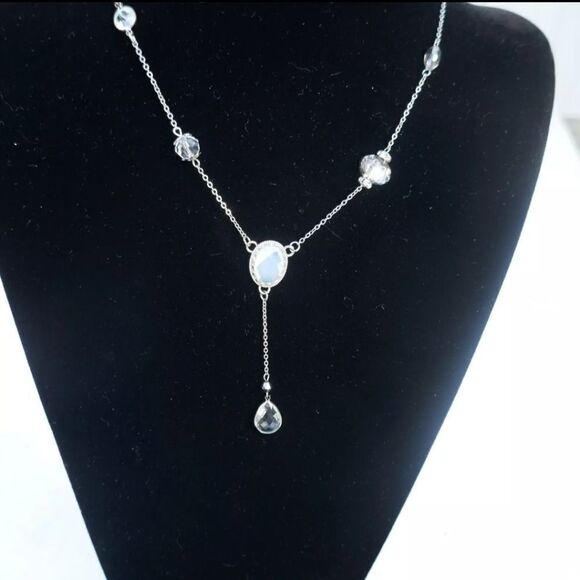 Ali Kahn New York Y-drop Necklace Opaque Clear Crystals Silvertone 18 inch - Picture 3 of 7